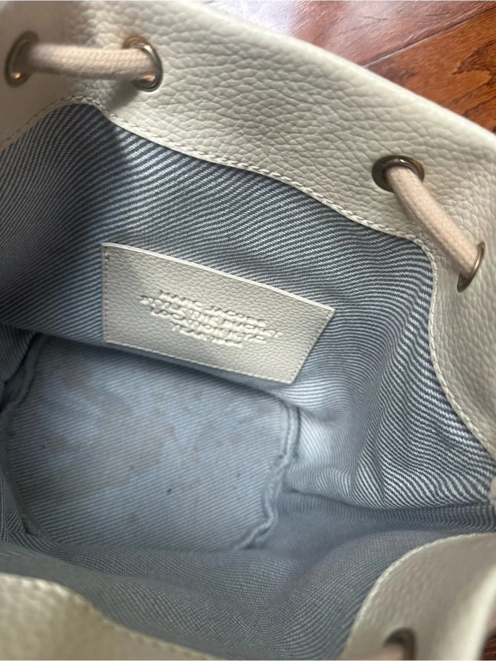 MARC JACOBS The Bucket White Leather Drawstring Shoulder Bag Authentic